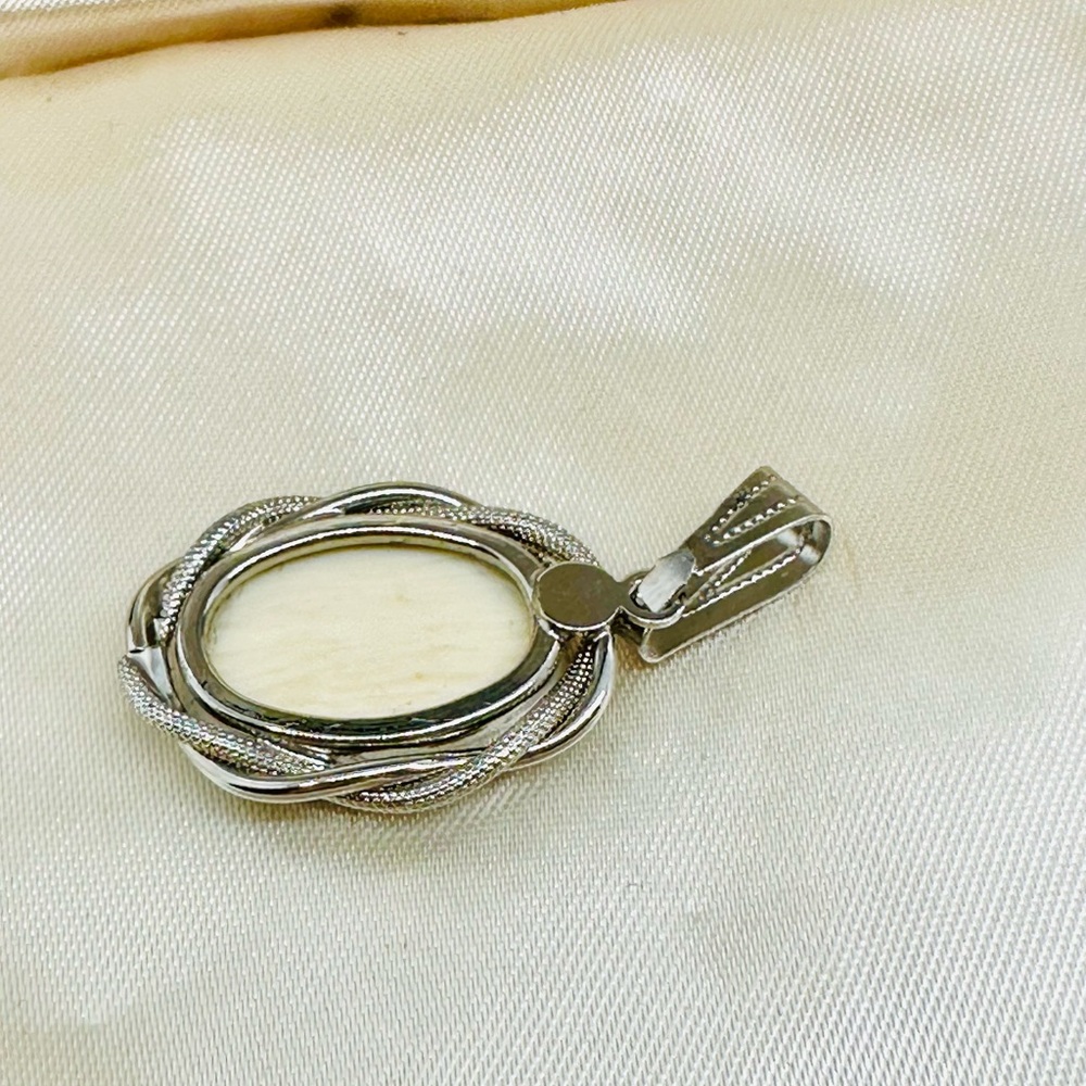 Vintage Schooner Scrimshaw Ship Pendant - Picture 4 of 6